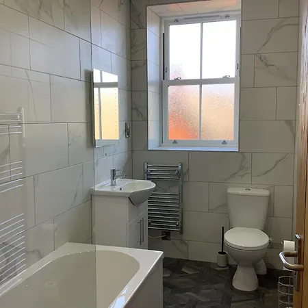 Jeffersons Abbey Road Serviced (adults Only) * Barrow-in-Furness