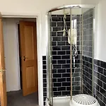 Jeffersons Abbey Road Serviced (adults Only) Barrow-in-Furness